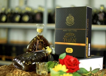 Cách dùng rượu thảo dược tốt cho sức khỏe cho cả nam và nữ