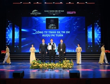 Rượu thảo dược PK – Tuấn vinh dự nhận chứng nhận "Thương hiệu Việt Nam xuất sắc 2022" (thuonghieutindung.vn)