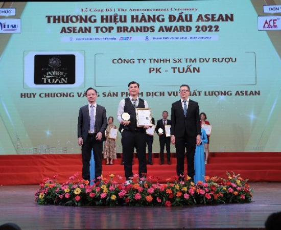 Rượu thảo dược Poker Tuấn nhận giải thưởng huy chương vàng - Thương Hiệu Hàng Đầu Asean